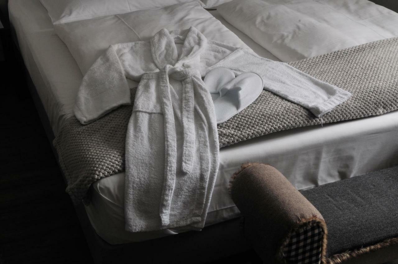 Hotel Sporcher Nest Cadolzburg ภายนอก รูปภาพ